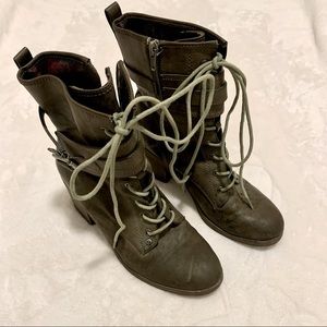 Guess heeled lace up combat boots with side zipper sz 9